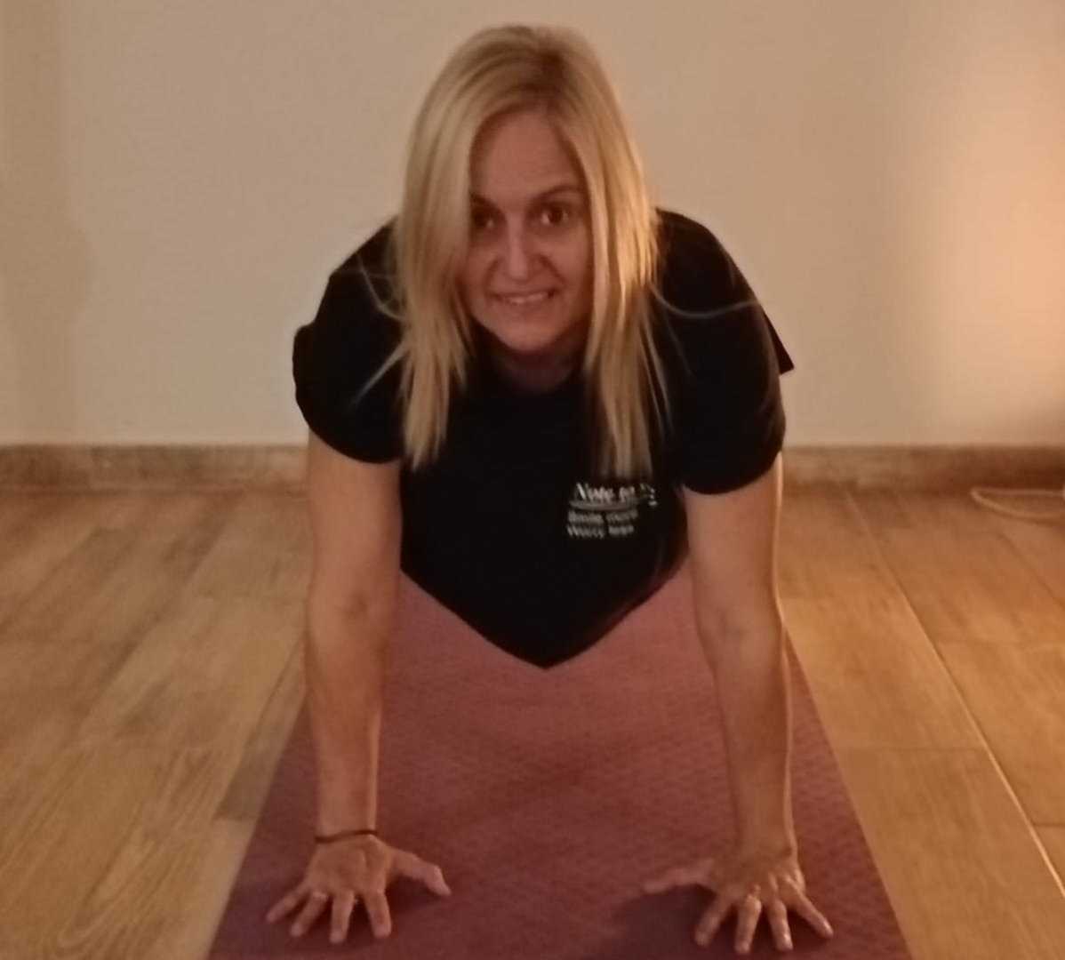Yoga para equilibrar tu energía y liberar el estrés