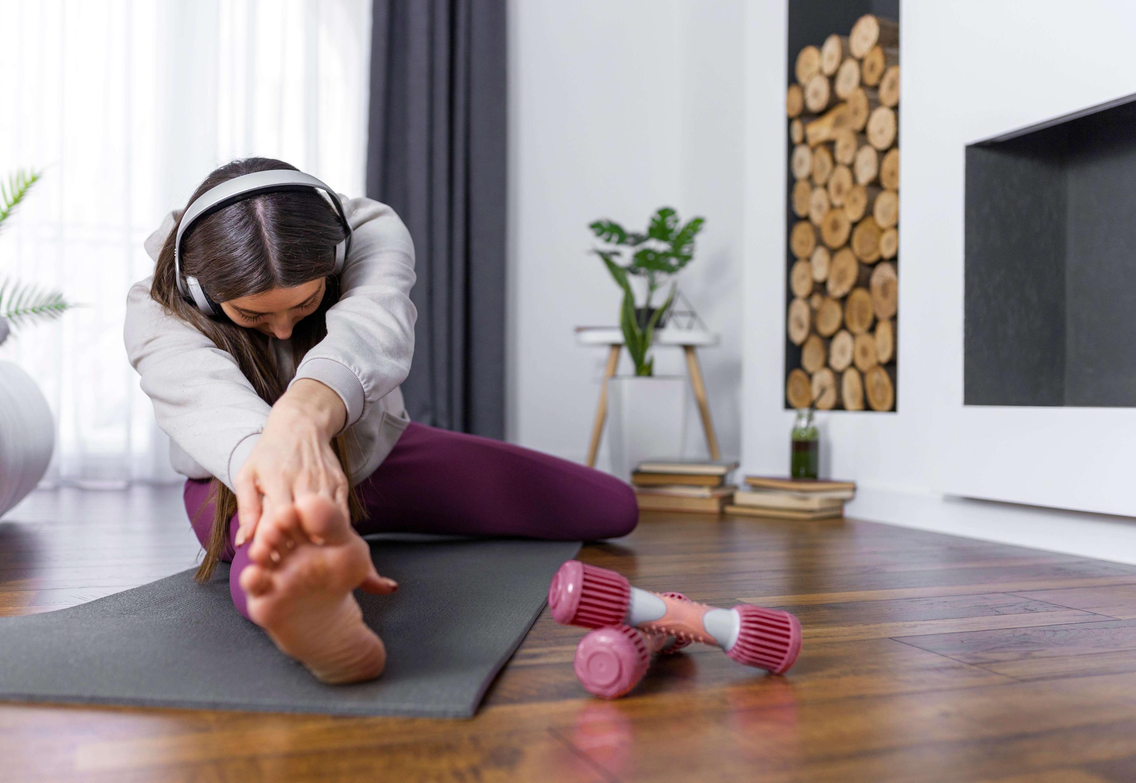 ¿Cómo hacer ejercicios en casa y evitar dolores de espalda?